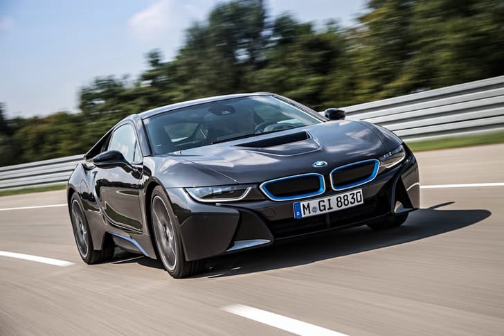 New BMW i8 supercar photo gallery